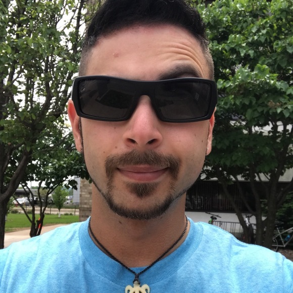 Meet your Posher, Kevin - Picture 1 of 6